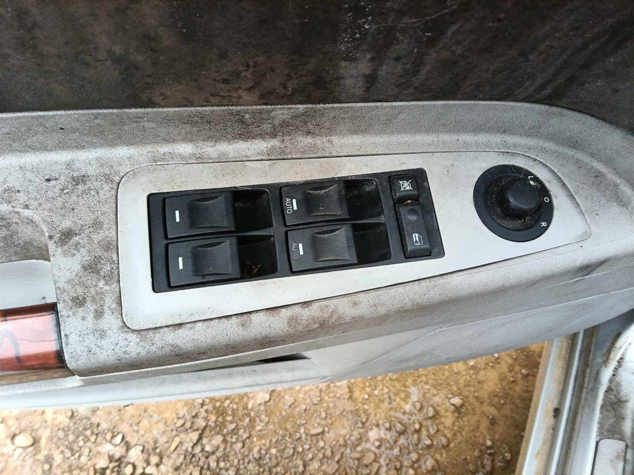 2006 thru 2014 Dodge Avenger, Chrysler 300, Dodge Charger, Jeep Grand Cherokee and 6 more Driver Side Left Front Door Window
