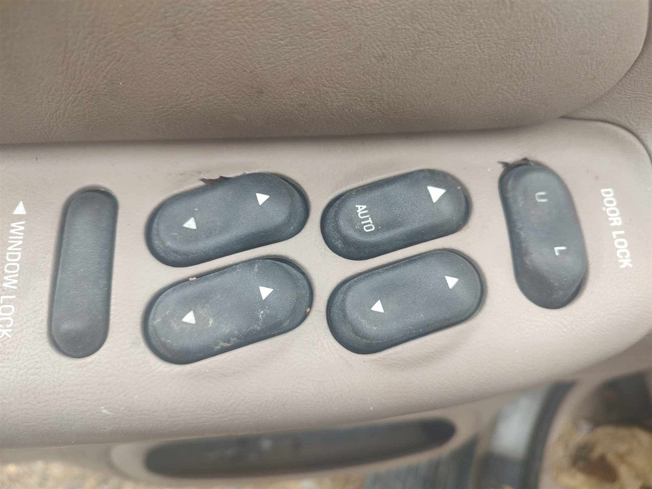 1998 1999 2000 2001 Ford Explorer, Mercury Mountaineer Driver Side Left Front Door Window Master Switch Driver s