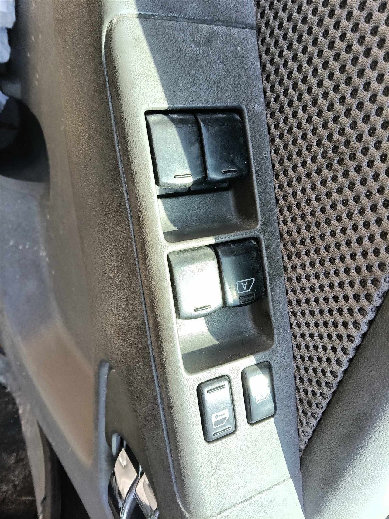 2005 2006 Nissan Frontier, Nissan Xterra Driver Side Left Front Door Window Master Switch Driver s lock and