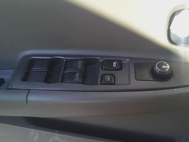 2002 2003 2004 Nissan Altima Driver Side Left Front Door Window Master Switch Driver s lock and