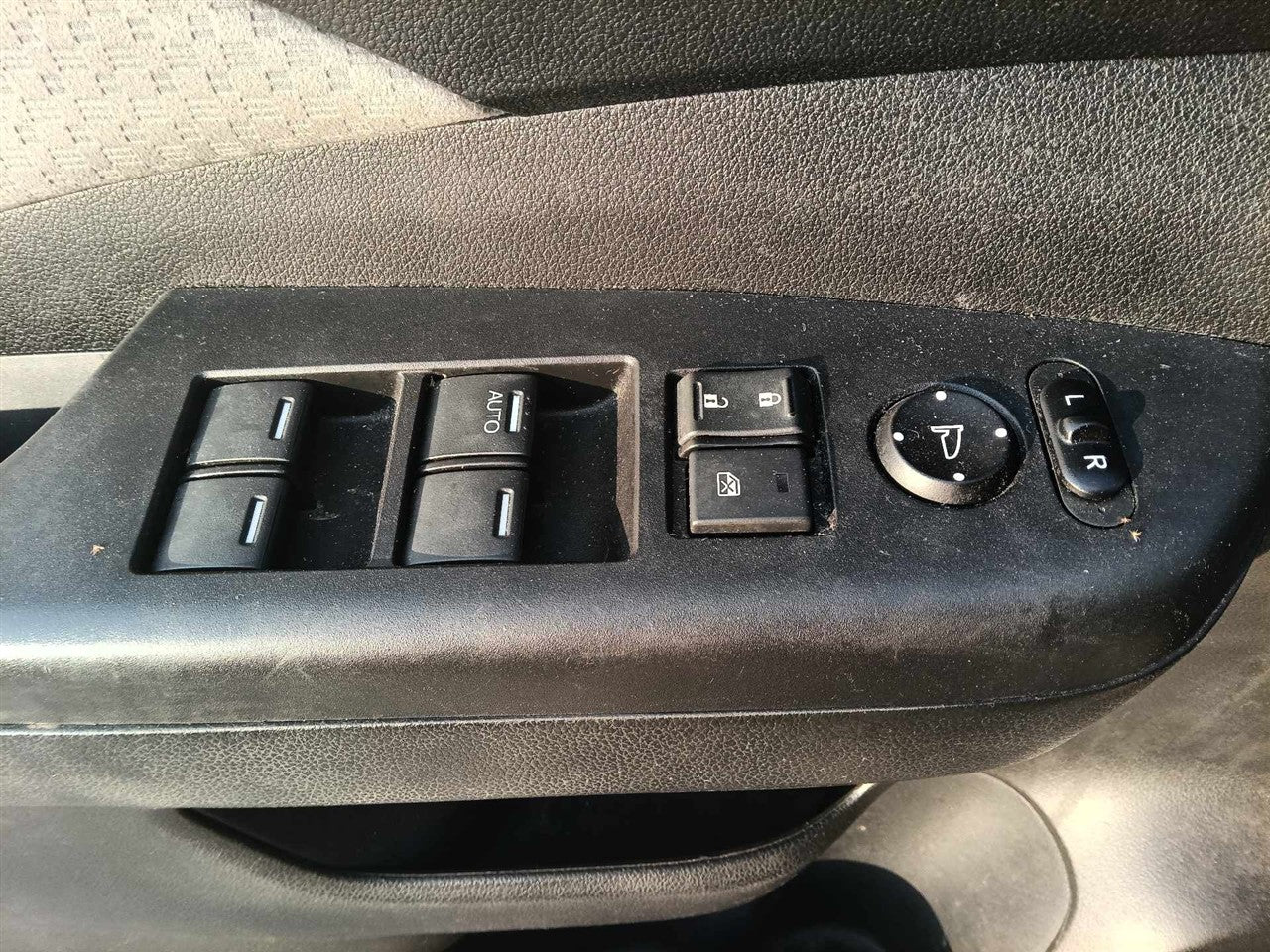 2014 2015 2016 Honda CR V Driver Side Left Front Door Window Master Switch Driver s lock and