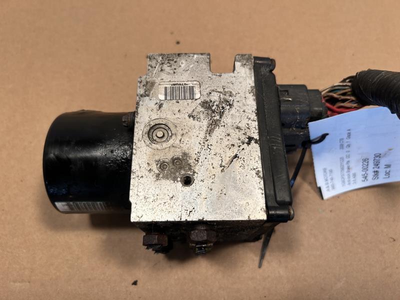 2008 Cadillac CTS ABS Anti Lock Brake Pump Control Module Assembly