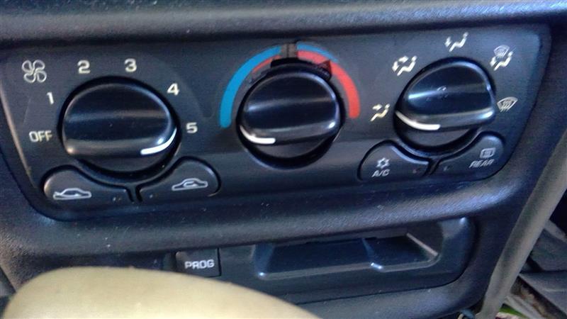Donor vehicle 2000 Chevrolet Malibu (Stock #239304)