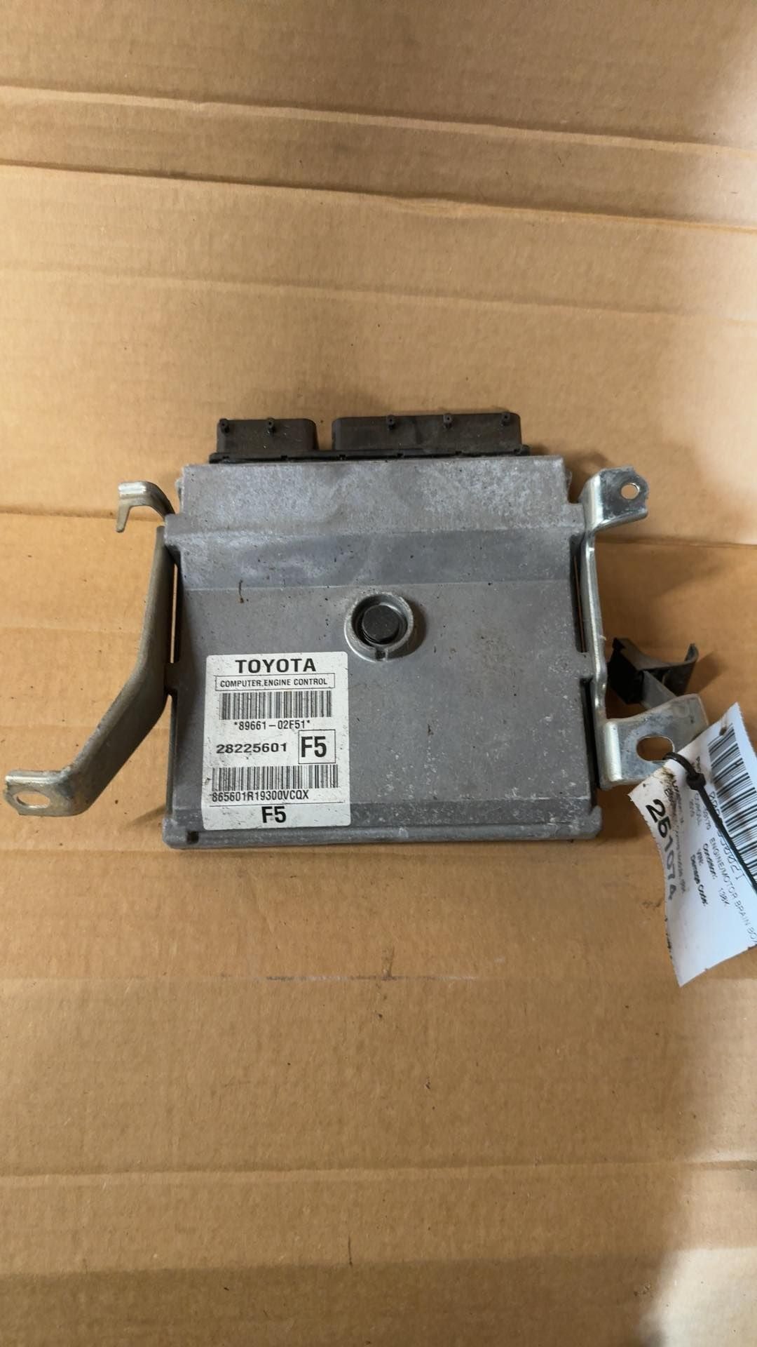2010 Toyota Corolla Engine Control Module ECU ECM PCM Electronic RH dash ID 89661 02590