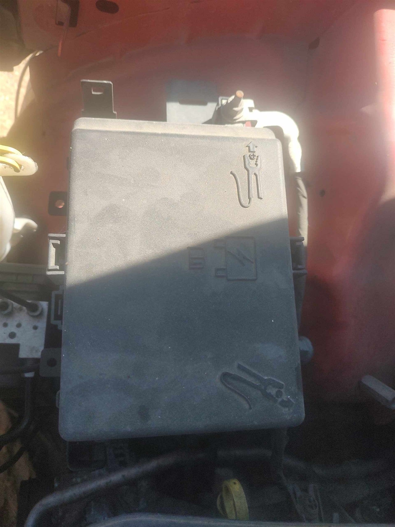 2019 2020 Dodge Charger Engine Bay Fuse Box Relay Panel 3.6L without police package RWD