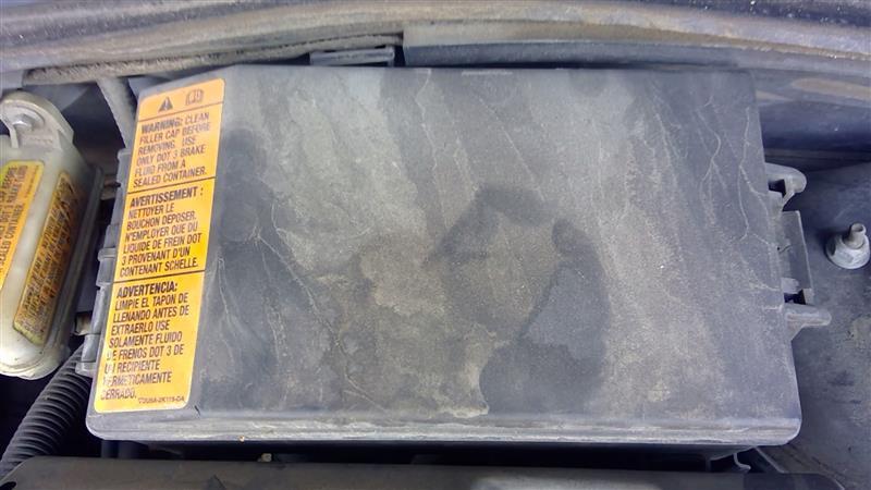 2000 thru 2005 Ford Focus Engine Bay Fuse Box Relay Panel 2.3L