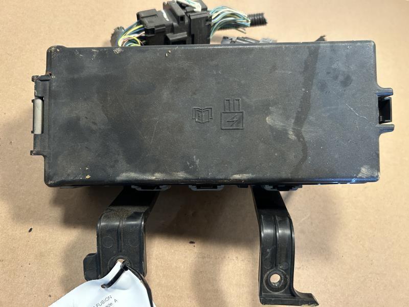 2010 2011 2012 Ford Fusion, Mercury Milan Engine Bay Fuse Box Relay Panel 2.5L VIN A 8th digit