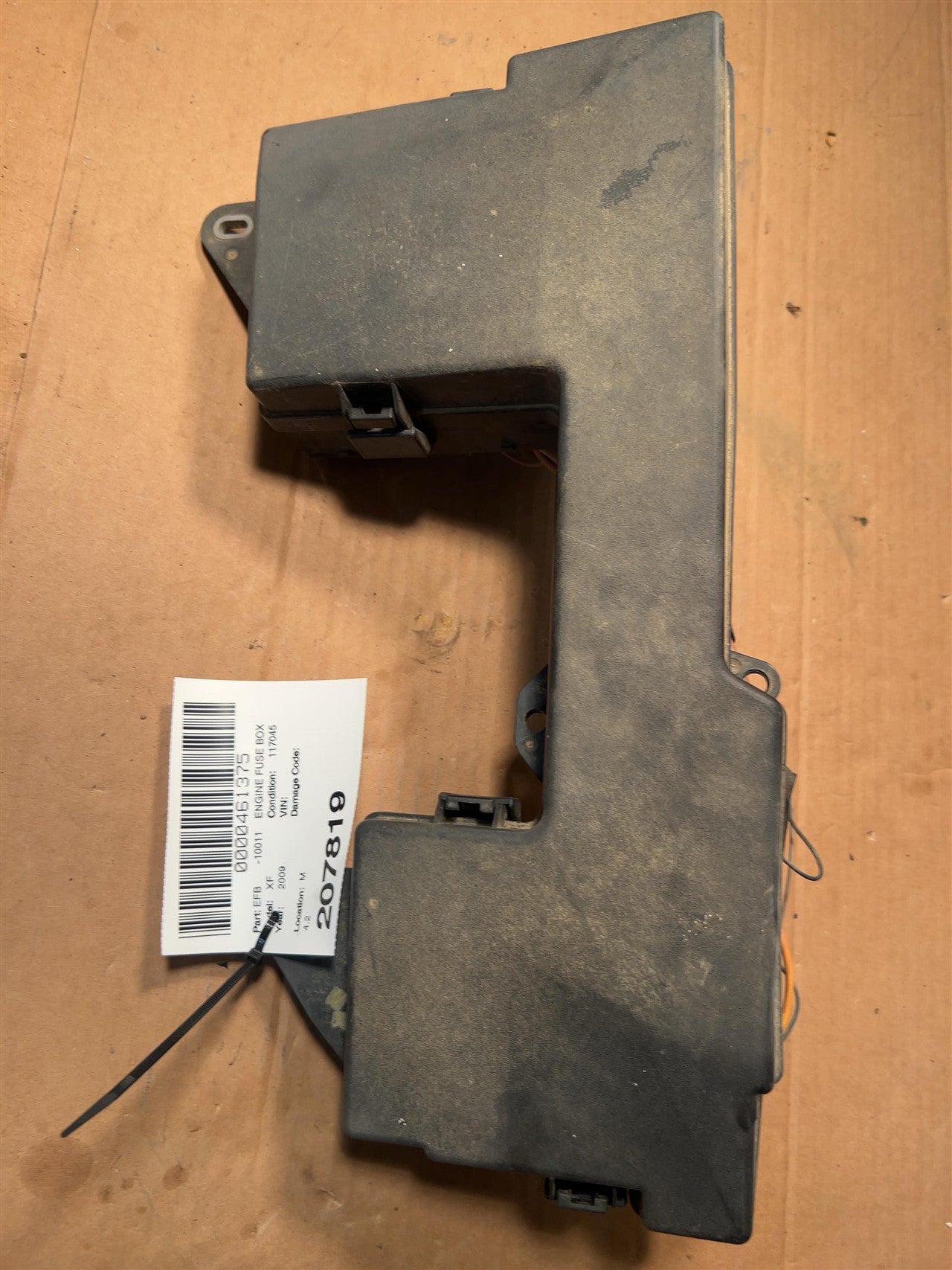 2009 Jaguar XF Engine Bay Fuse Box Relay Panel 4.2L without supercharged xenon HID headlamps