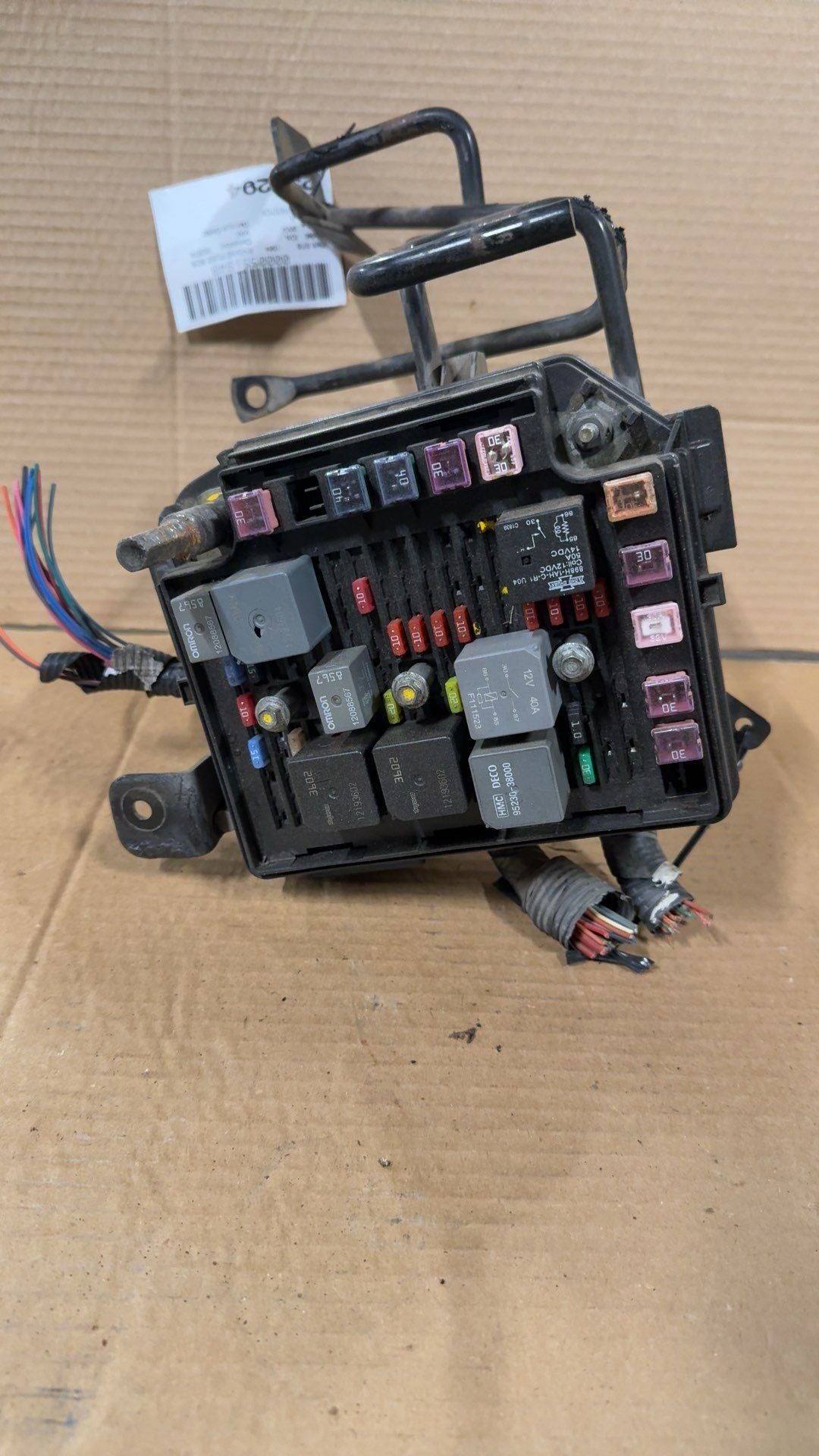 2003 2004 Saturn ION Engine Bay Fuse Box Relay Panel 2.2L