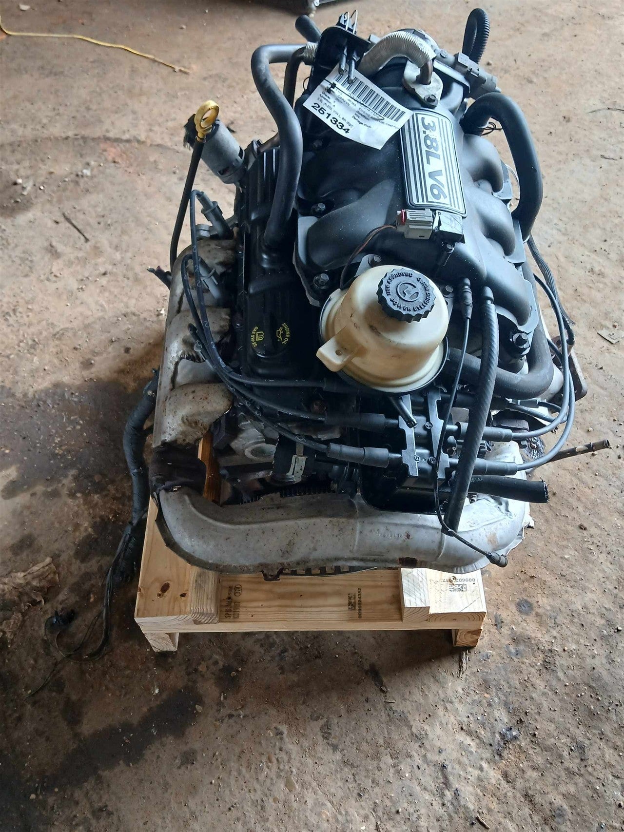 2006 2007 Chrysler Town and Country, Dodge Caravan, Chrysler Pacifica Engine Motor Assembly 3.8L 6 Cylinder VIN L