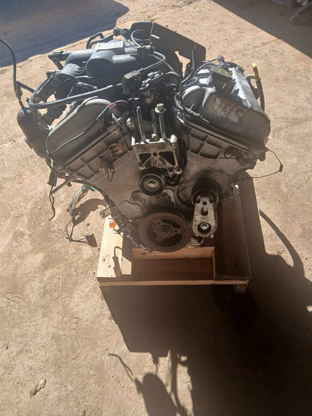 2006 2007 Ford Escape, Mercury Mariner, Mazda Tribute Engine Motor Assembly 3.0L VIN 1 water pump driven by exhaust camshaft