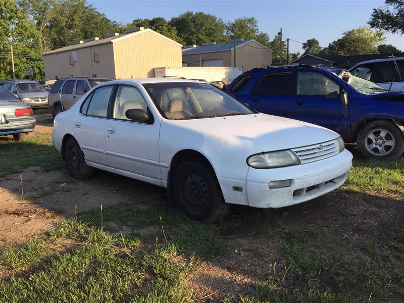 Donor vehicle 1995 Nissan Altima (Stock #186415)