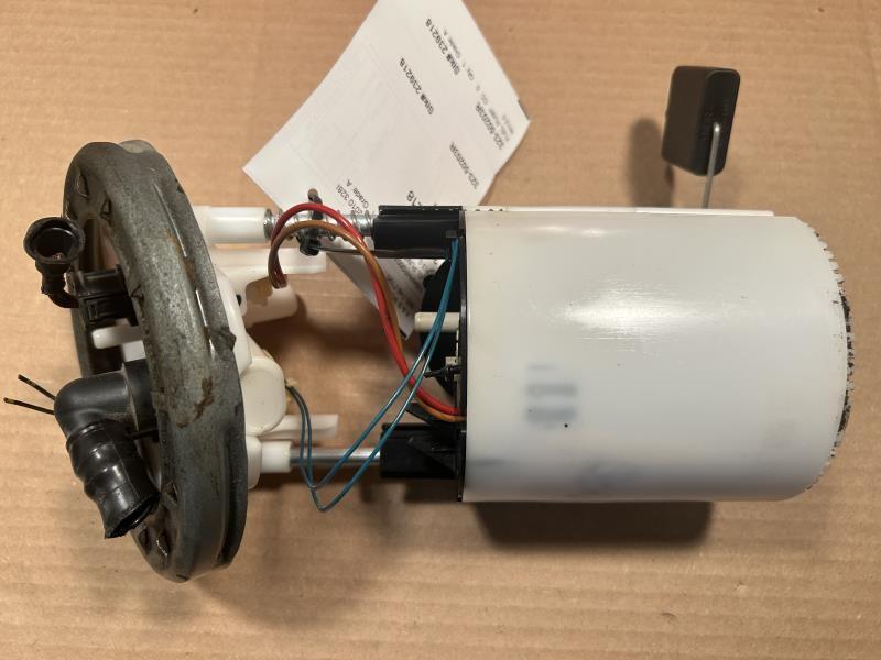 2006 thru 2015 BMW 328I, BMW 335I, BMW 323I, BMW 128I and 5 more Passenger Side Right Fuel Pump Assembly
