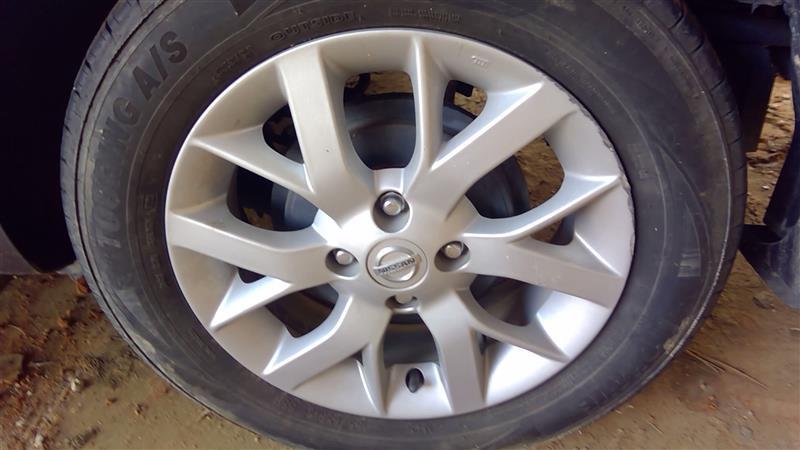 Donor vehicle 2017 Nissan Versa (Stock #239411)
