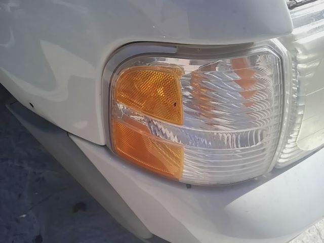 2002 2003 2004 Ford Explorer Passenger Side Right Front Lamp Park Turn Signal outer headlamp mounted