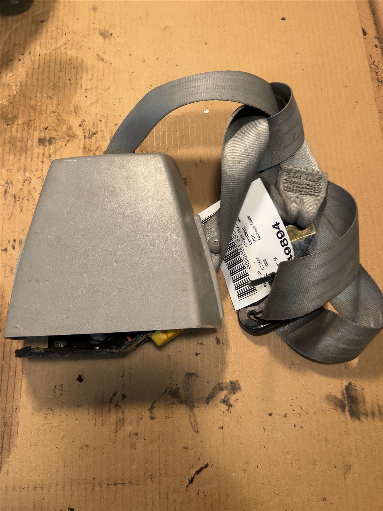 1998 GMC 1500 Driver Side Left Seat Belt Front