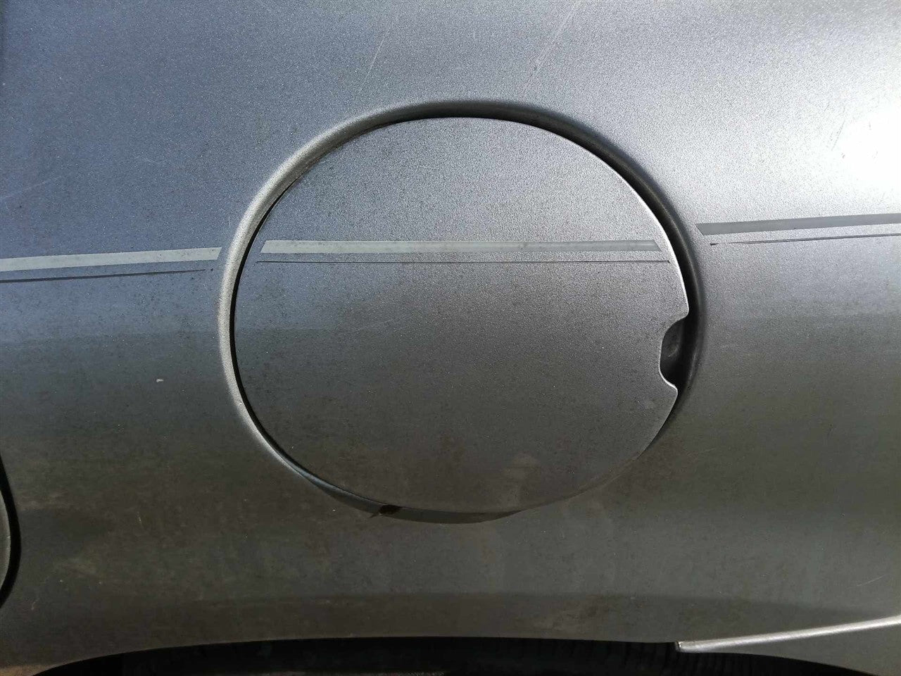 2002 Pontiac Bonneville Fuel Filler Gas Door Lid