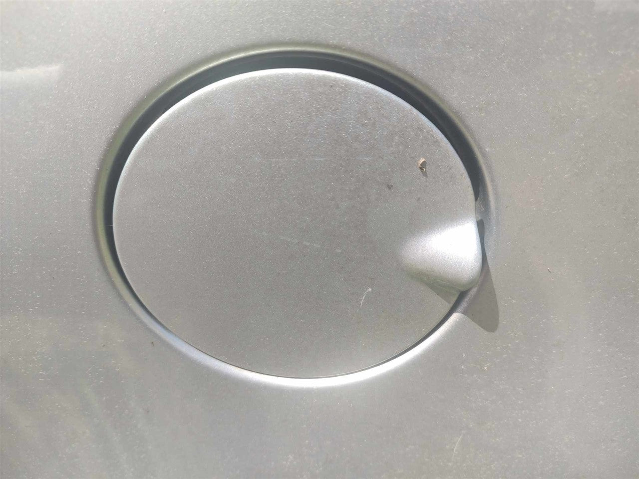 2011 Volkswagen Routan Fuel Filler Gas Door Lid