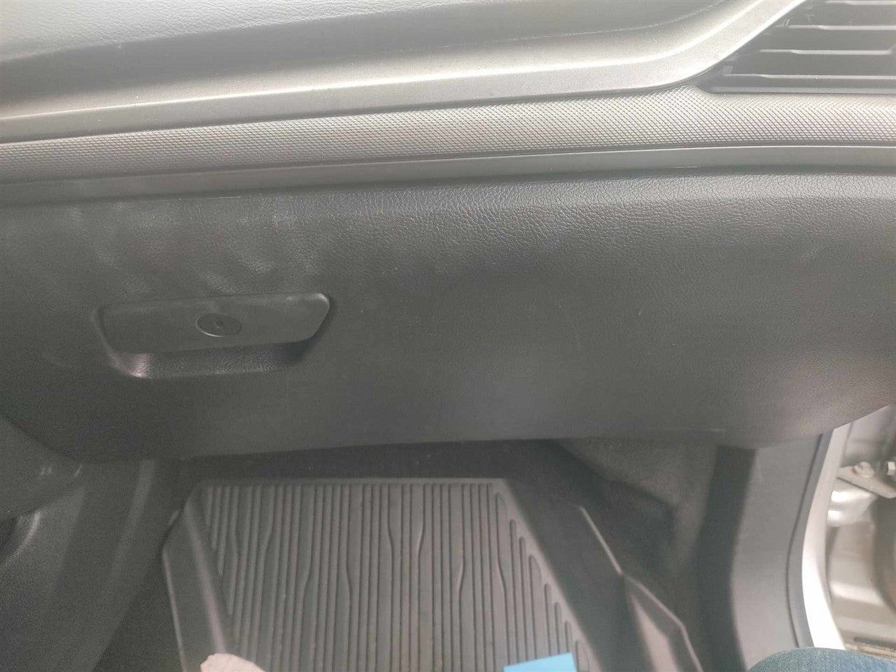2018 Ford Fusion Glove Box Compartment