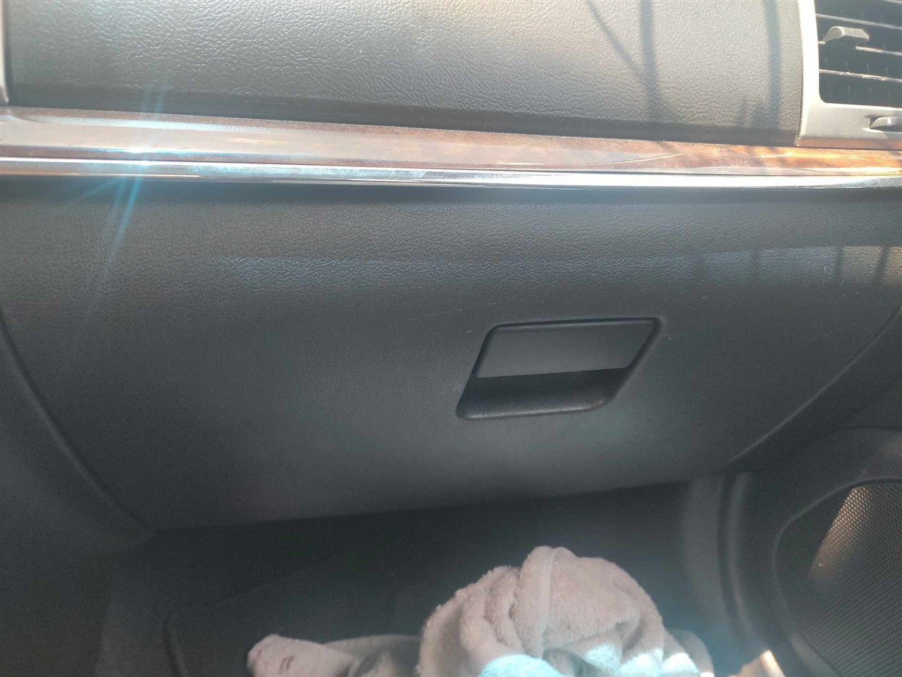 2011 Lincoln MKZ Glove Box Compartment