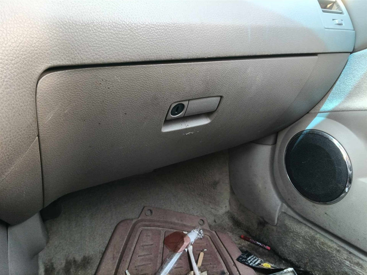 2006 Nissan Altima Glove Box Compartment