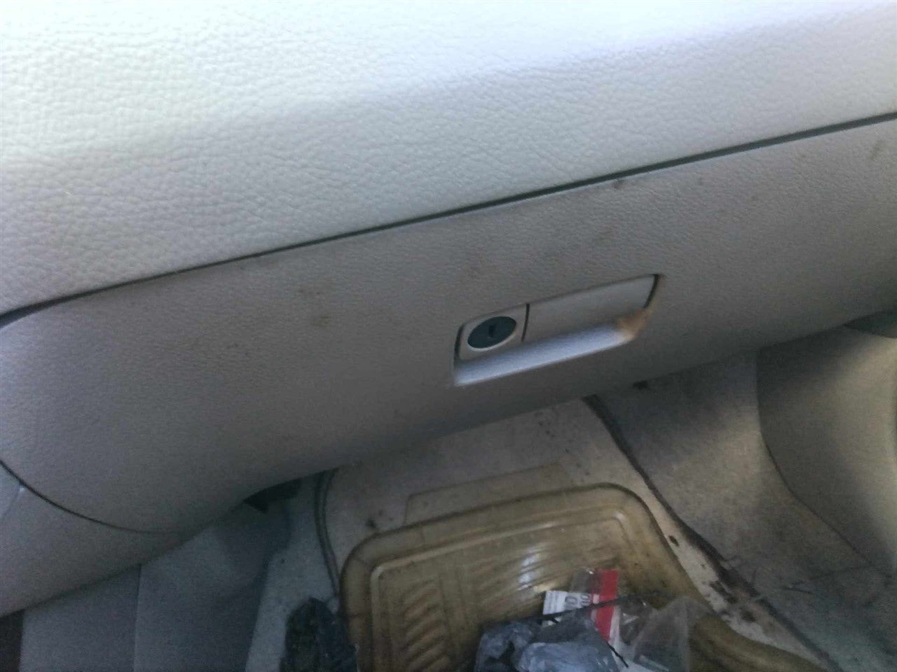 2006 Nissan Altima Glove Box Compartment