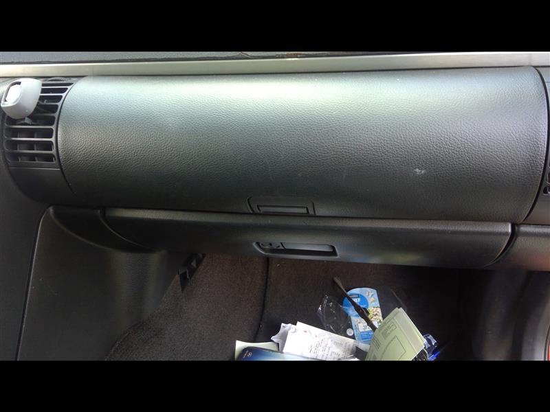 2006 Infiniti Glove Box Compartment
