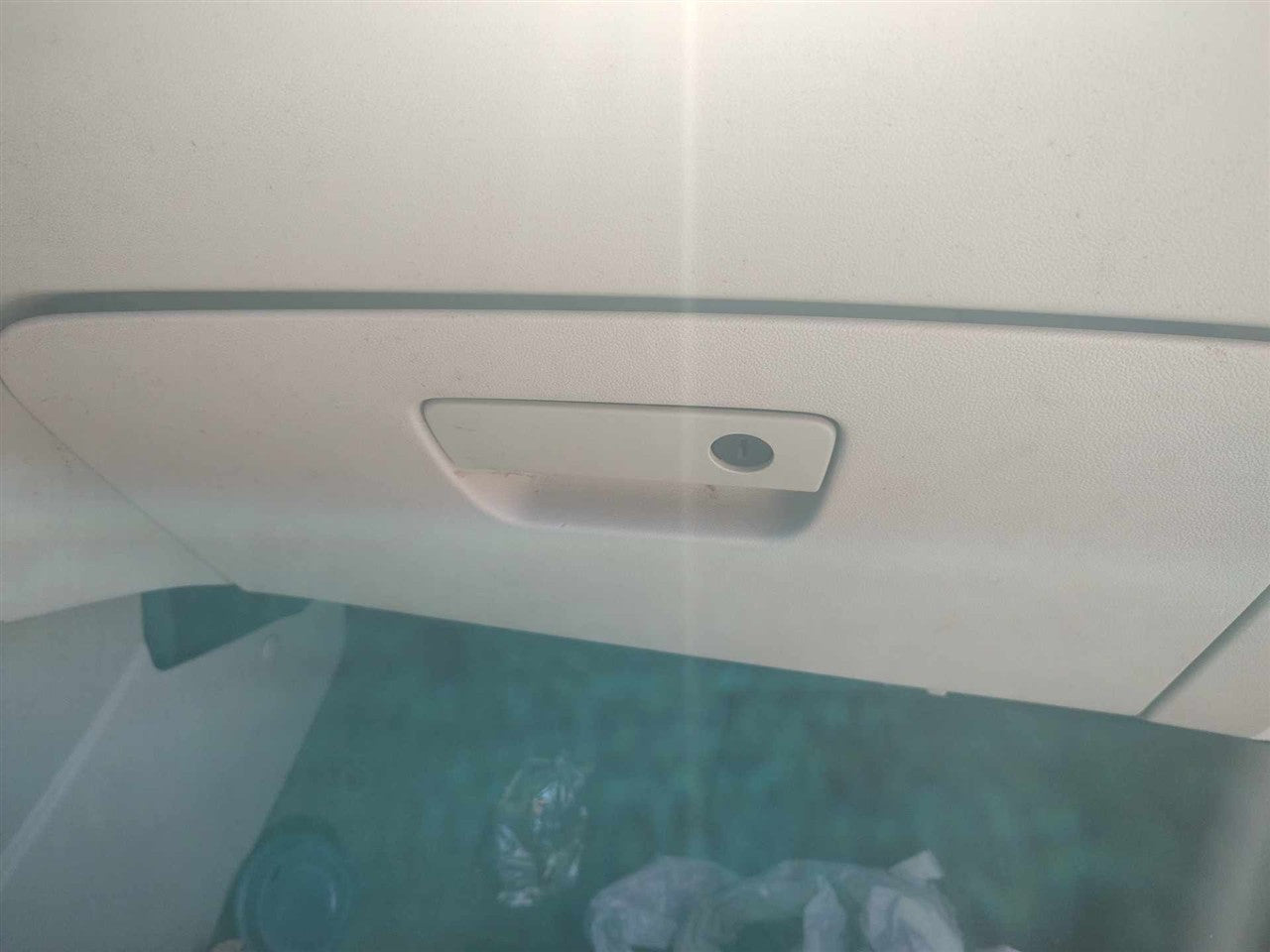 2011 Volkswagen Routan Glove Box Compartment