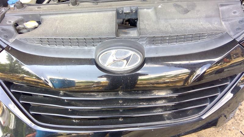 2010 thru 2015 Hyundai Tucson Grille upper