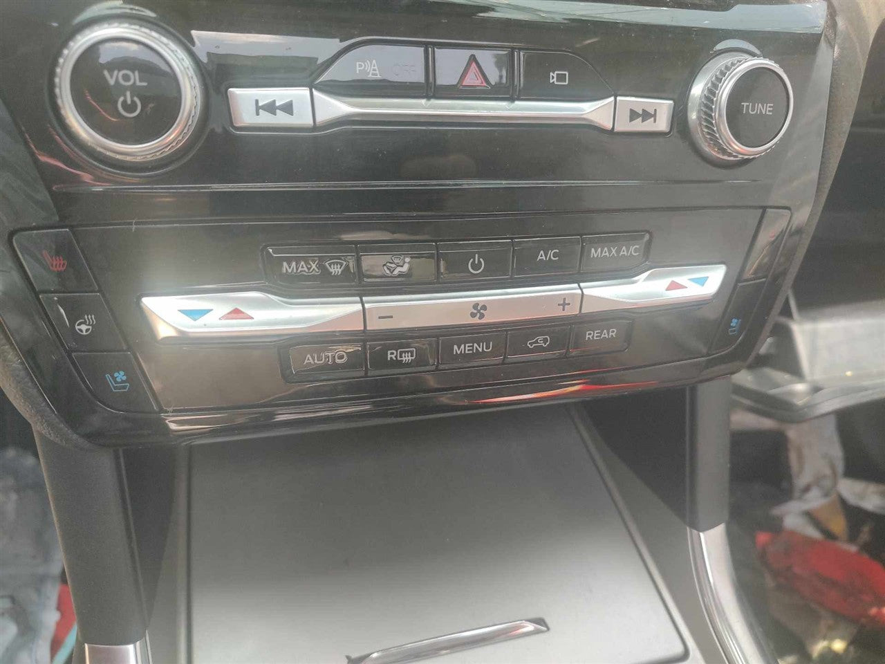 2020 2021 2022 Ford Explorer AC Heater Temperature Climate Control Unit front with heated seats cooled