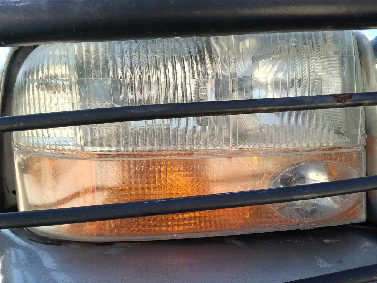 1998 thru 2005 Chevrolet Blazer S10 Jimmy S15, GMC S10 S15 Sonoma, Oldsmobile Bravada Passenger Side Right Headlight
