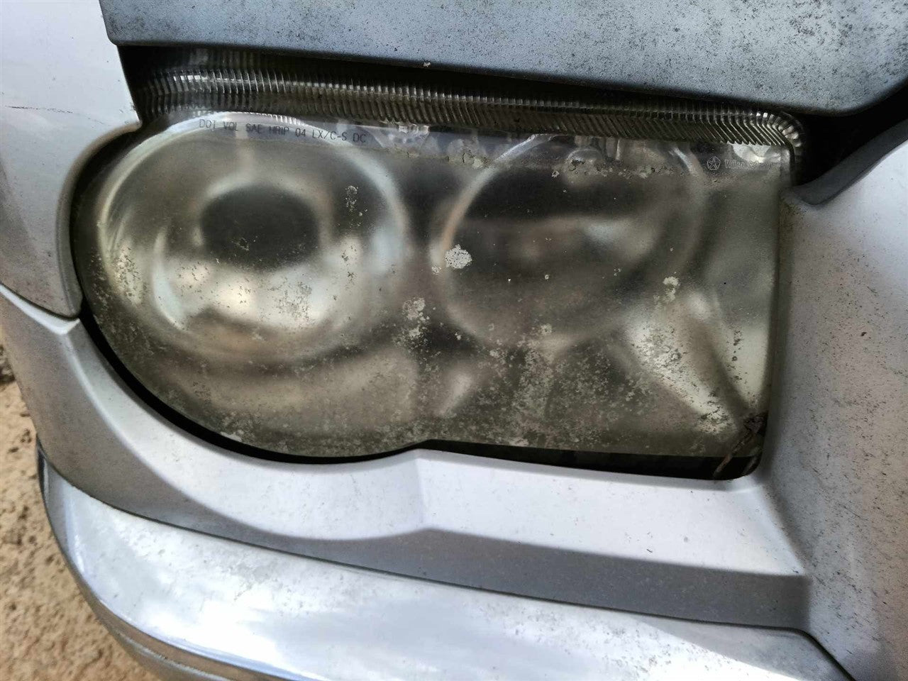 2005 thru 2010 Chrysler 300 Passenger Side Right Headlight Headlamp Assembly halogen with projector R