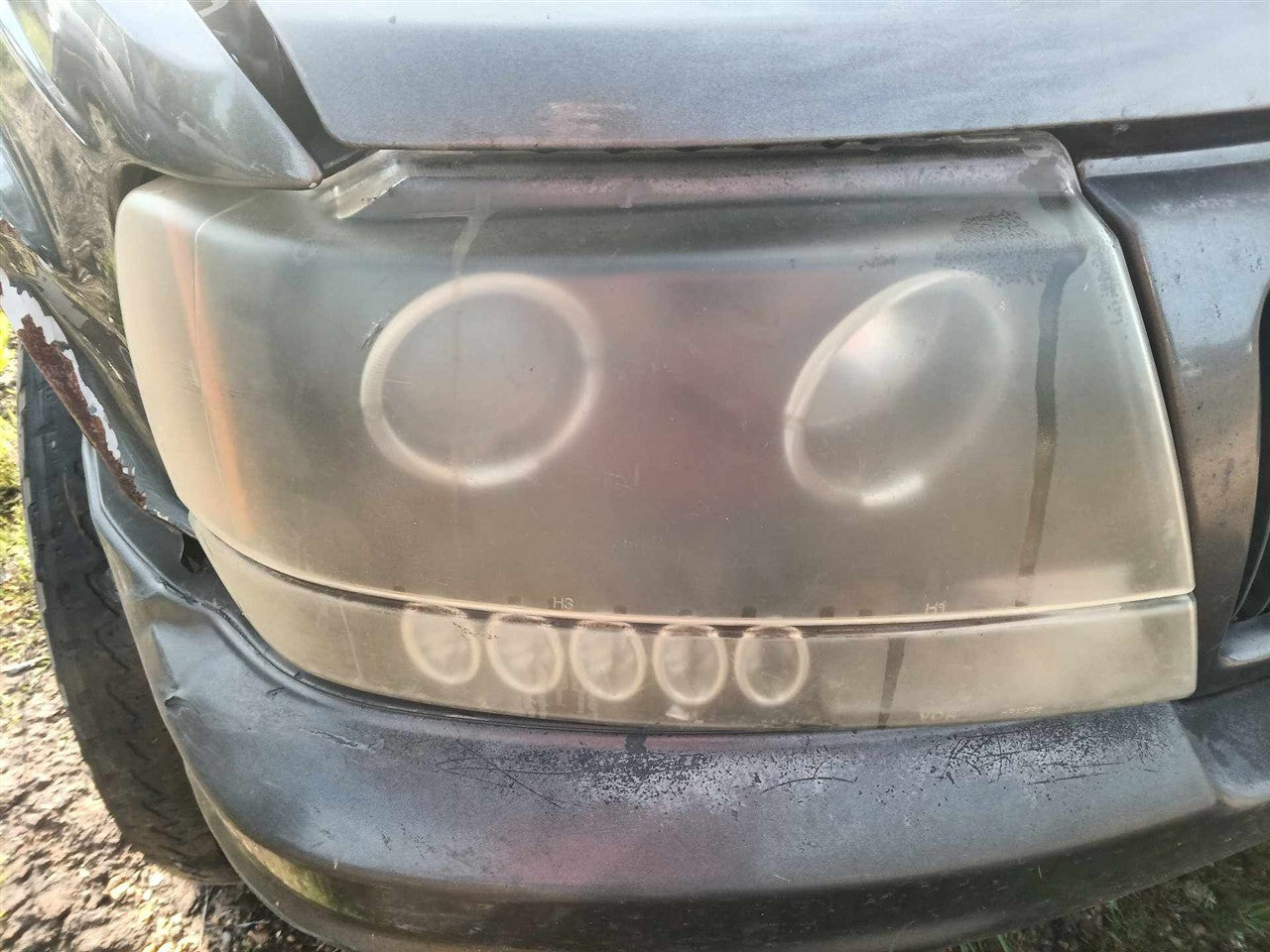 1999 thru 2004 Jeep Grand Cherokee Passenger Side Right Headlight Headlamp Assembly R