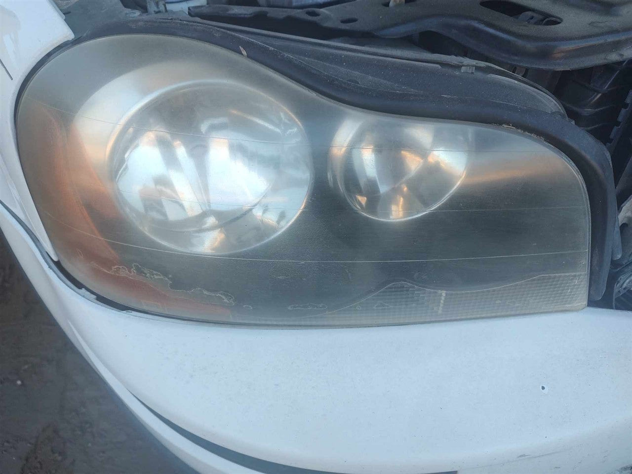 2003 thru 2014 Volvo XC90 Passenger Side Right Headlight Headlamp Assembly halogen R