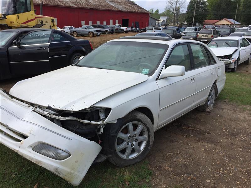 Donor vehicle 2000 Toyota Avalon (Stock #207621)