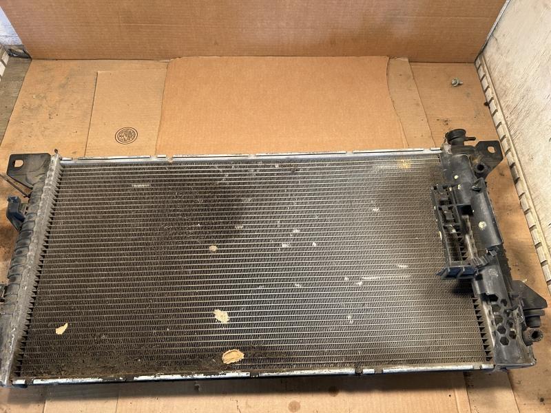 2009 thru 2014 Ford Expedition, Lincoln Navigator, Ford F150 Radiators standard duty cooling