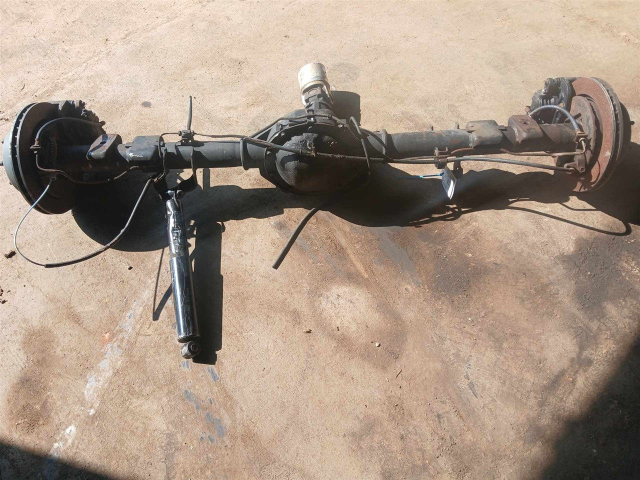 1995 thru 2002 Ford Explorer, Mercury Mountaineer Axle Assembly RR