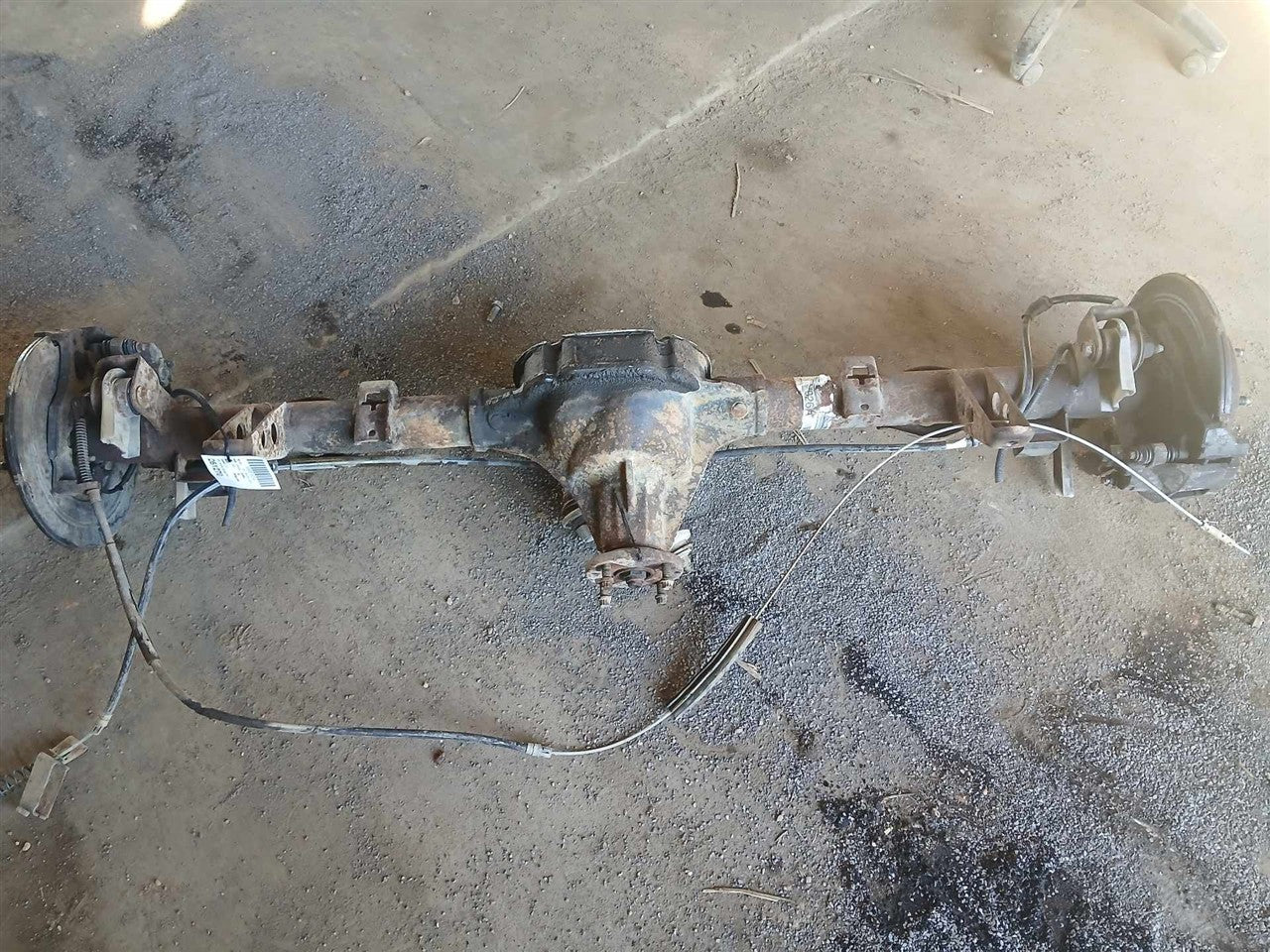 1998 thru 2002 Ford Crown Victoria, Lincoln and Town CAR, Mercury Grand Marquis Axle Assembly RR