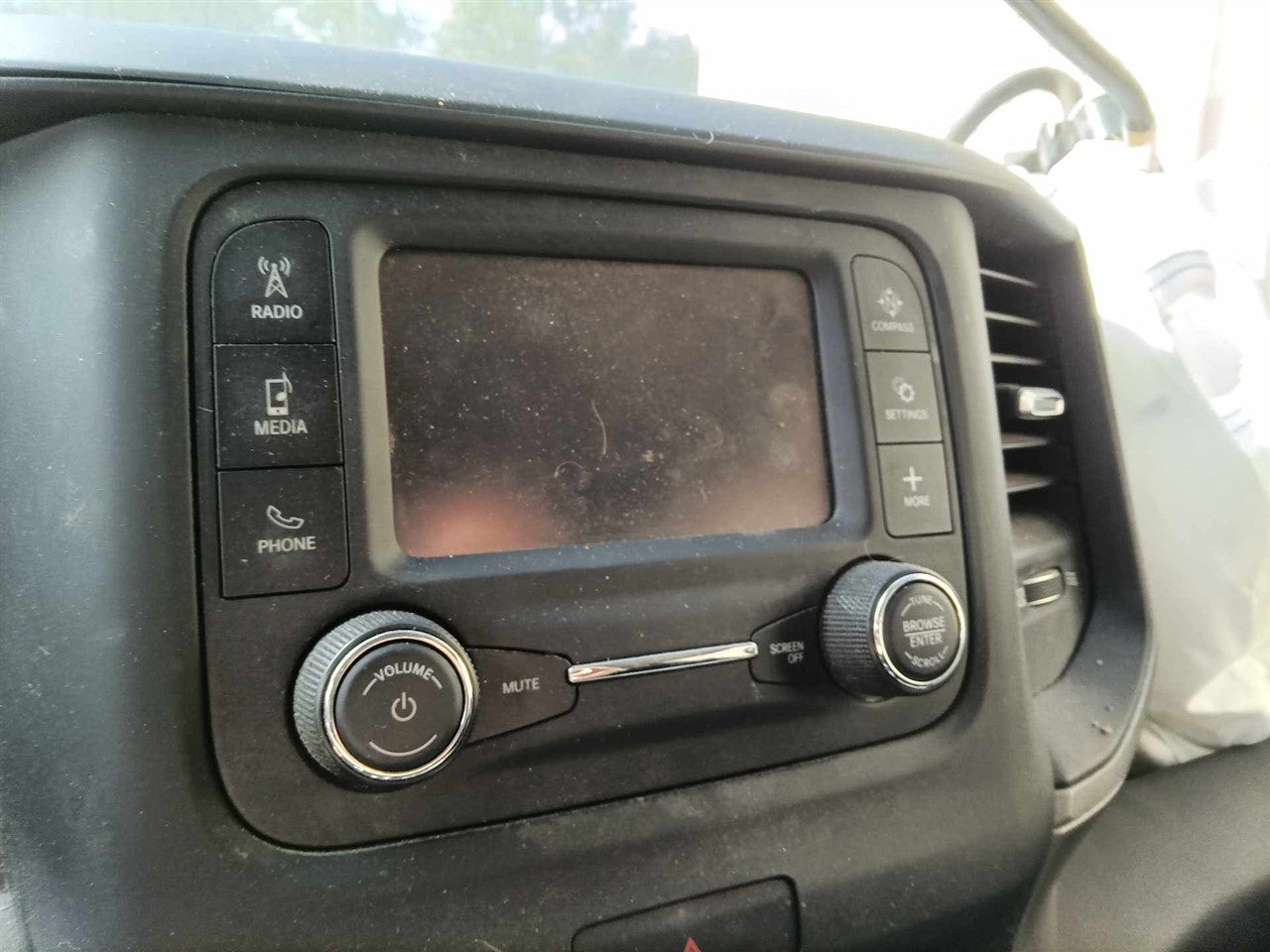 2019 Dodge 1500 Radio Stereo Audio Head Unit new style 6 lug wheel display and receiver