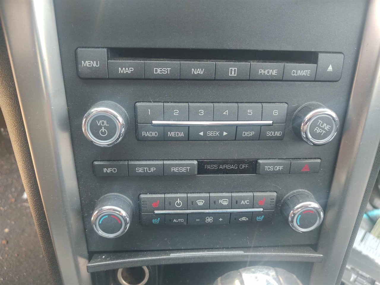 2011 2012 Lincoln MKZ Radio Stereo Audio Head Unit control panel with navigation system without wood trim
