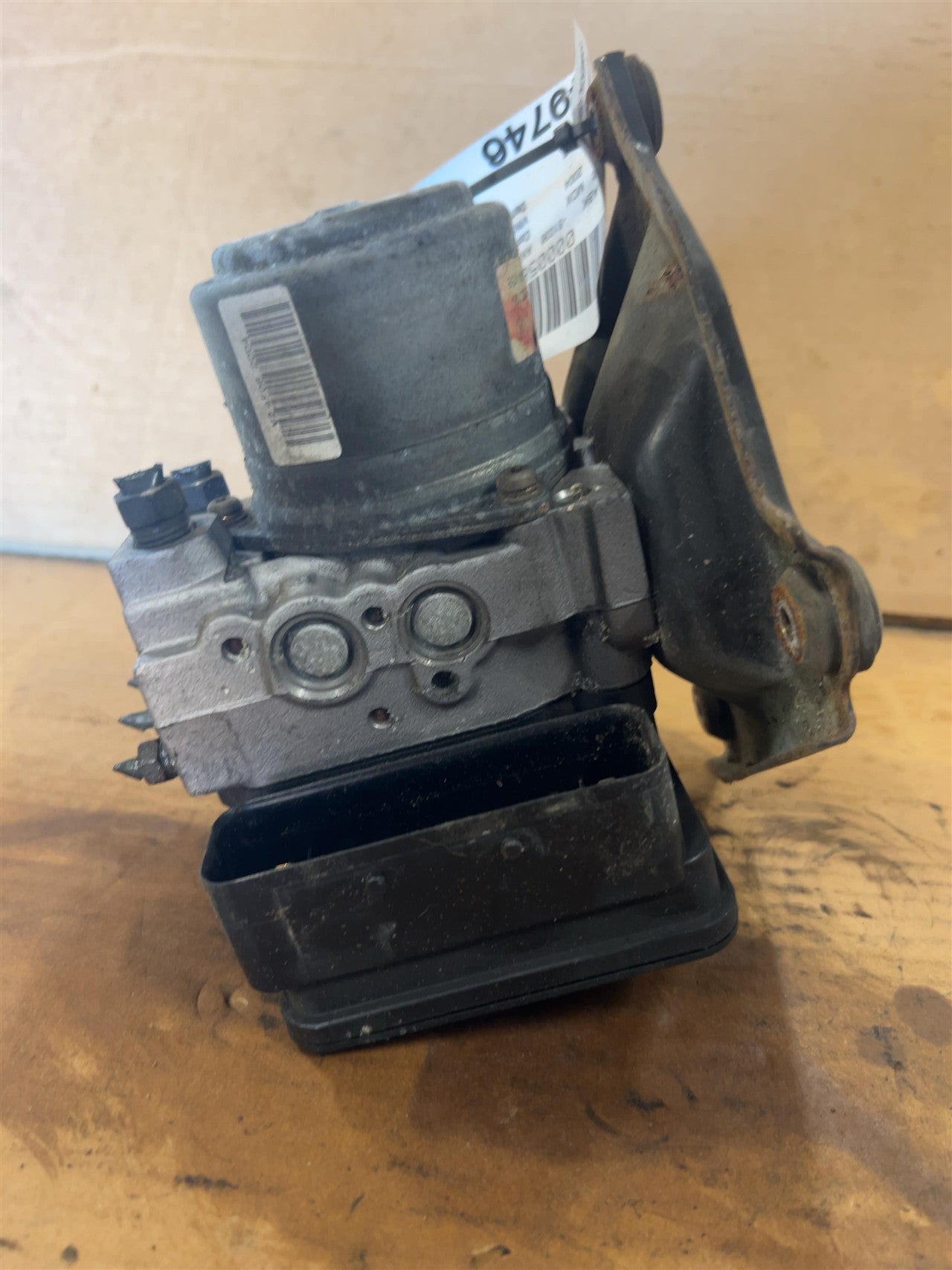 2004 Acura MDX ABS Anti Lock Brake Pump Control Module Modulator Assembly vehicle stability assist