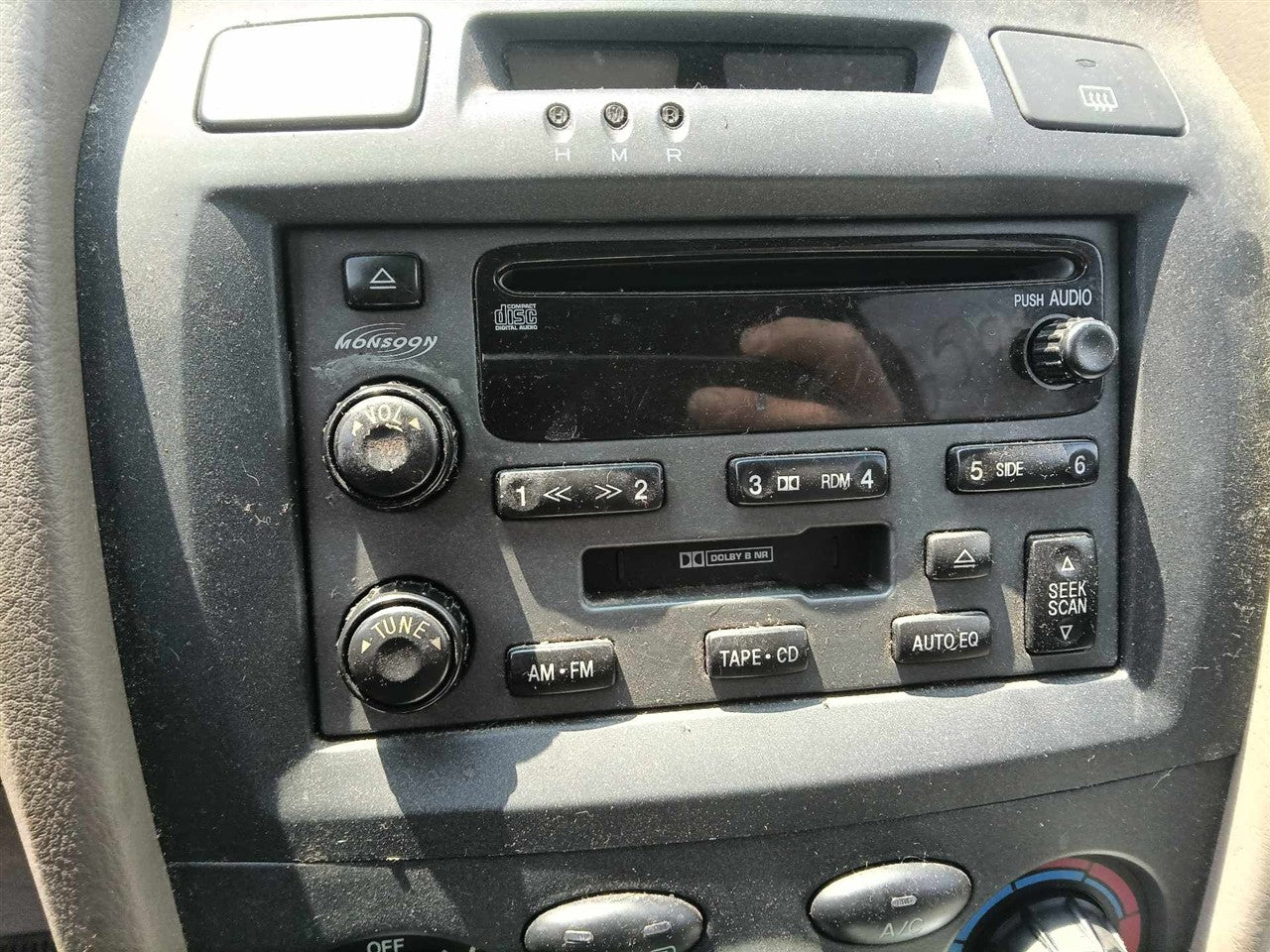 2001 thru 2006 Hyundai Santa FE Radio Stereo Audio Head Unit