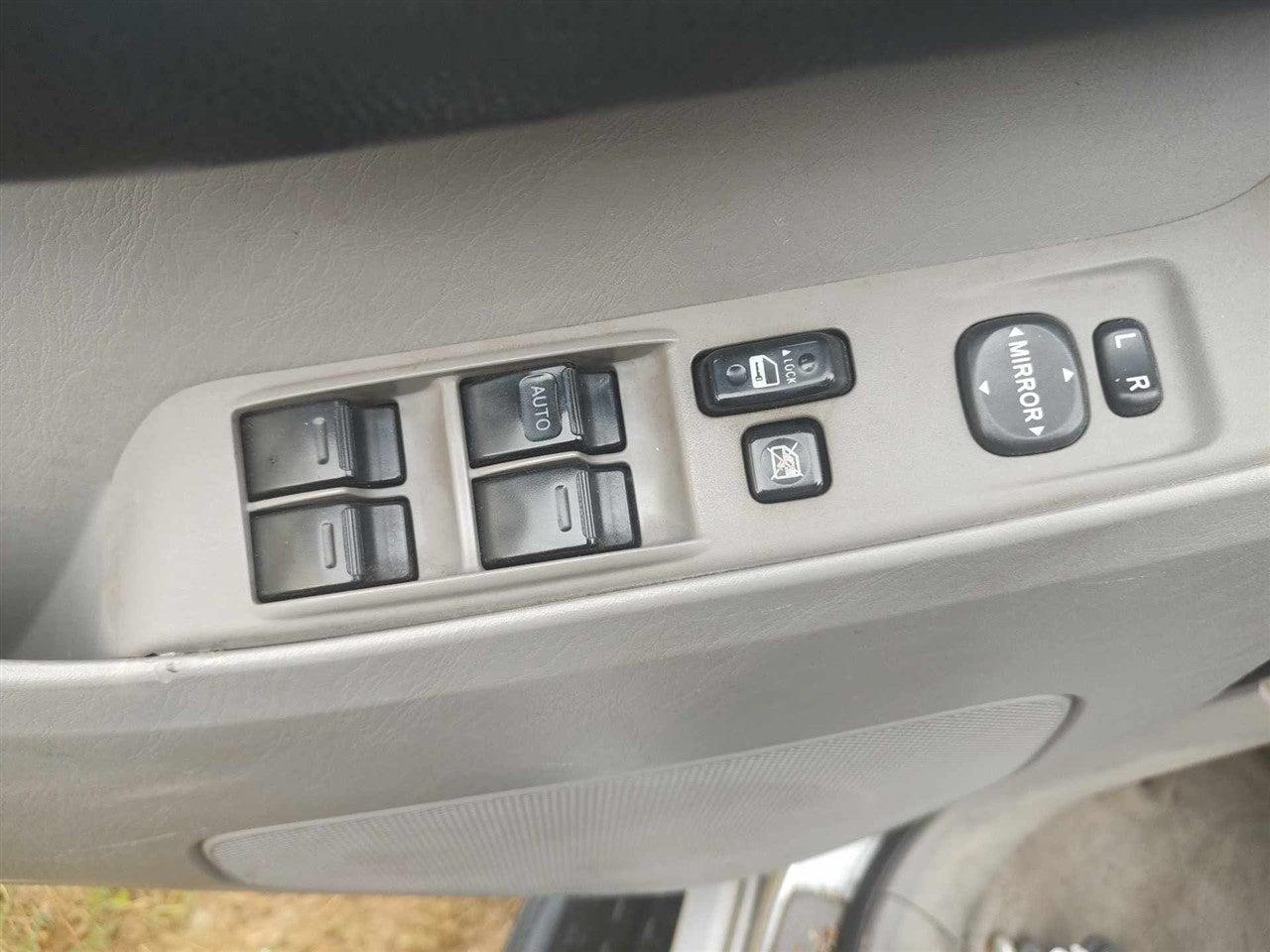 Donor vehicle 2004 Toyota 4 Runner (Stock #251150)