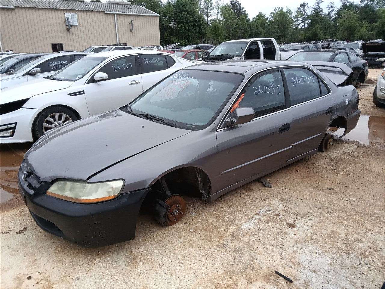 Donor vehicle 2000 Honda Accord (Stock #261555)
