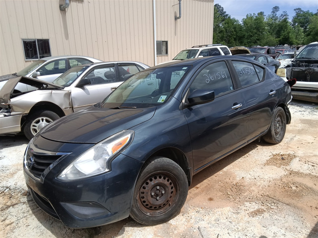 Donor vehicle 2016 Nissan Versa (Stock #261561)