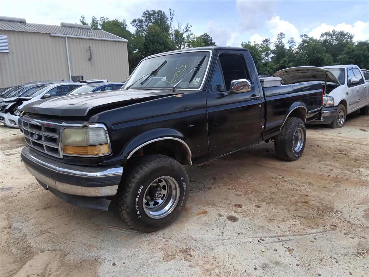 Donor vehicle 1992 Ford F150 (Stock #261607)