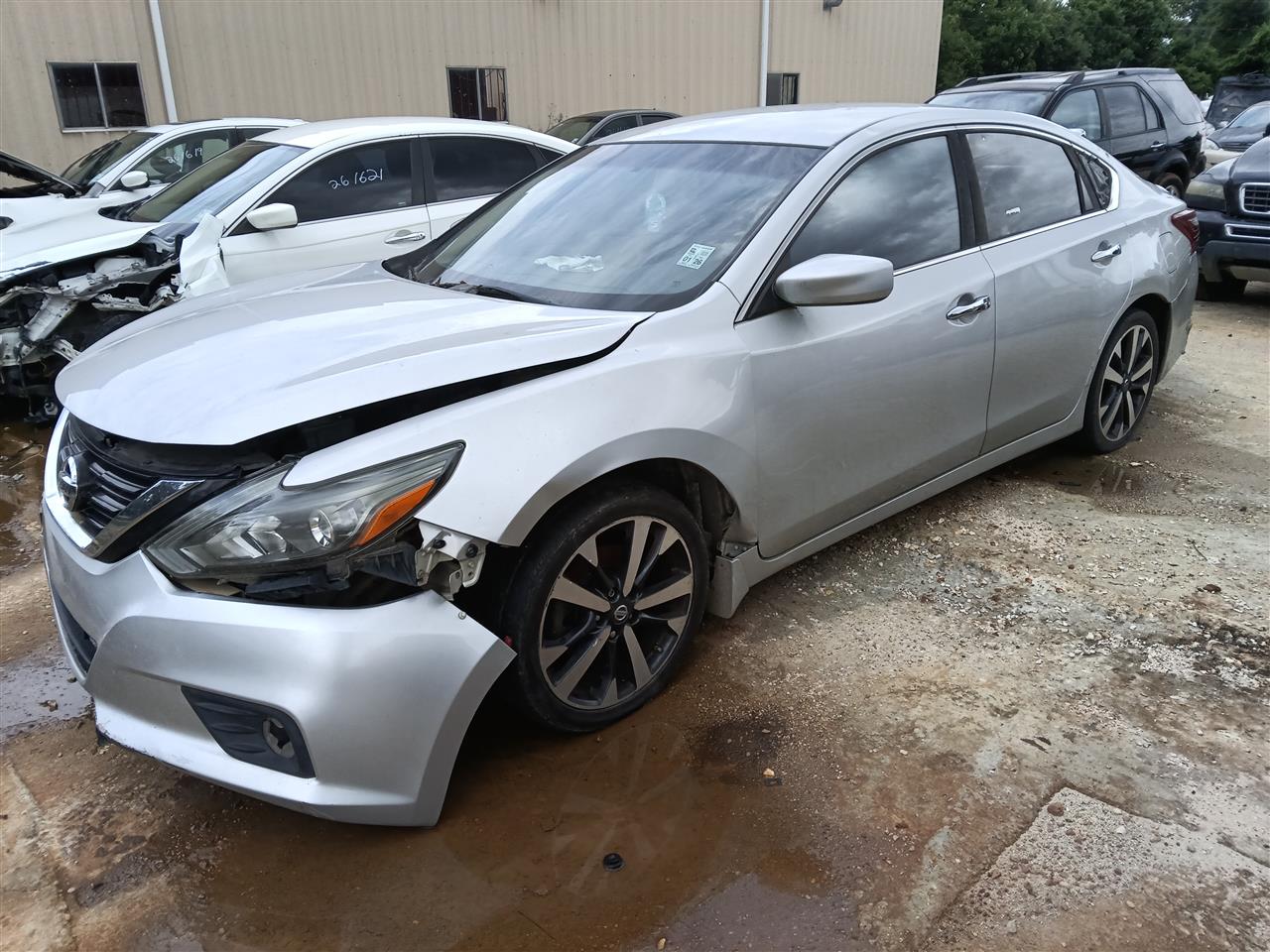 Donor vehicle 2017 Nissan Altima (Stock #261622)