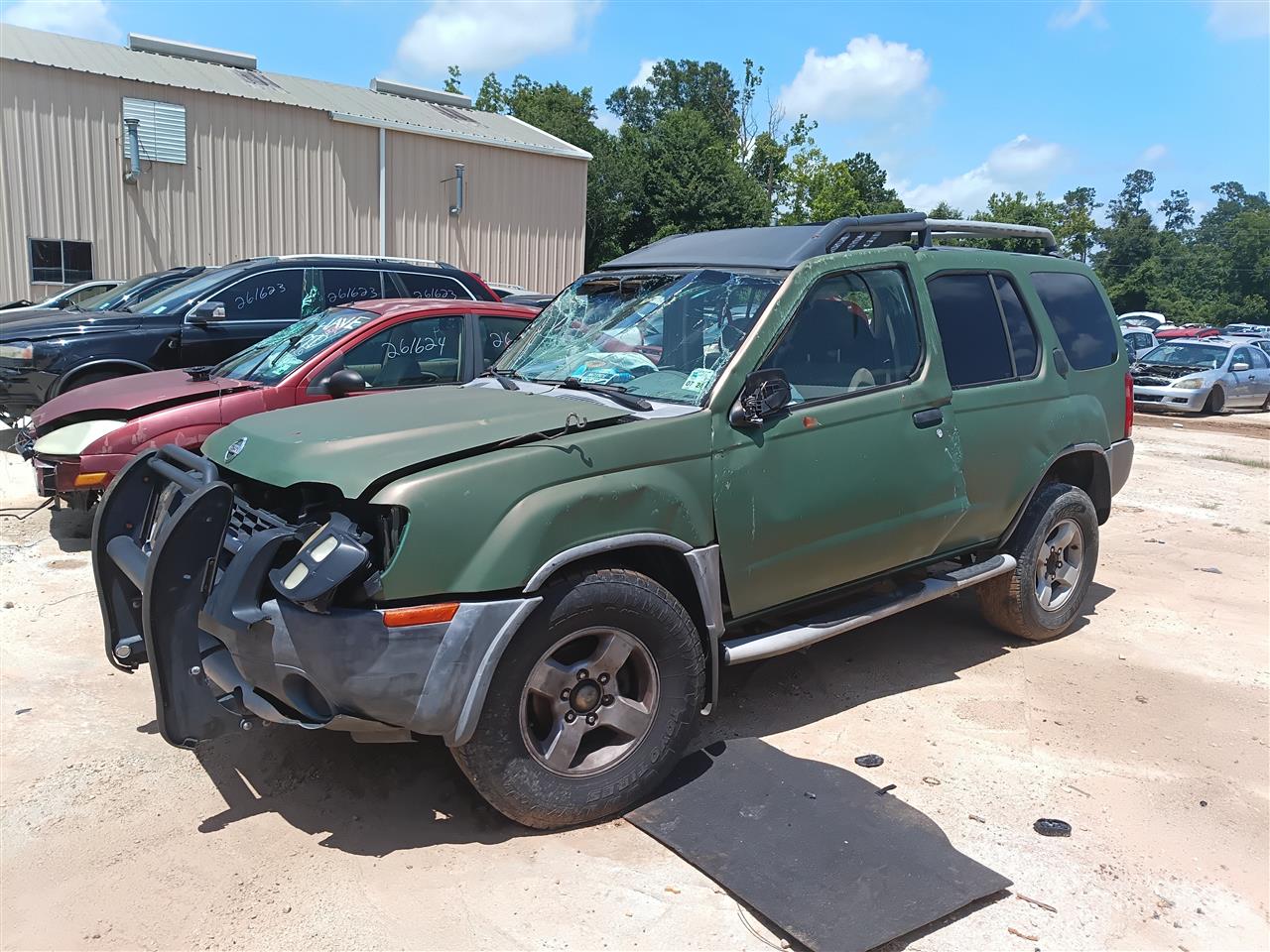 Donor vehicle 2004 Nissan Xterra (Stock #261627)