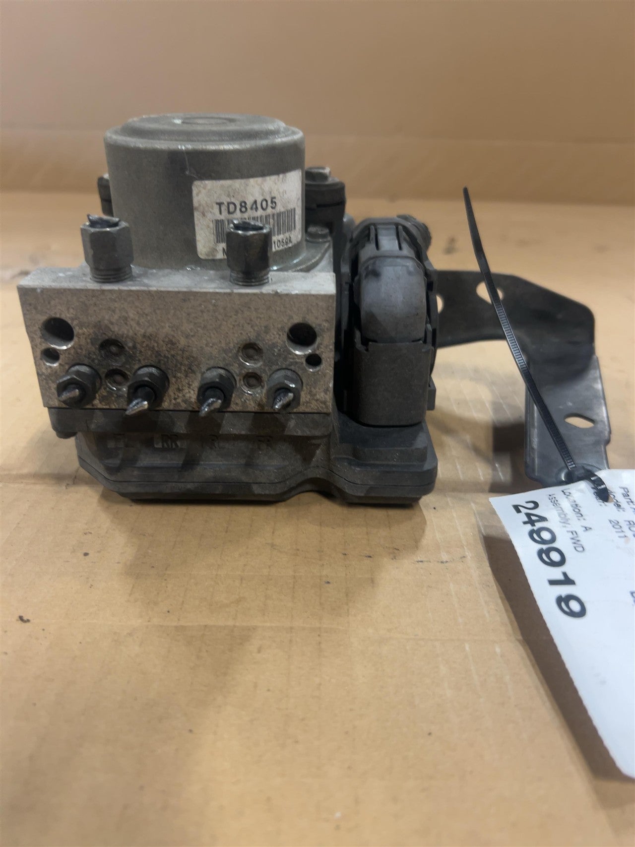 2008 2009 2010 2011 Nissan Rogue ABS Anti Lock Brake Pump Control Module Assembly FWD