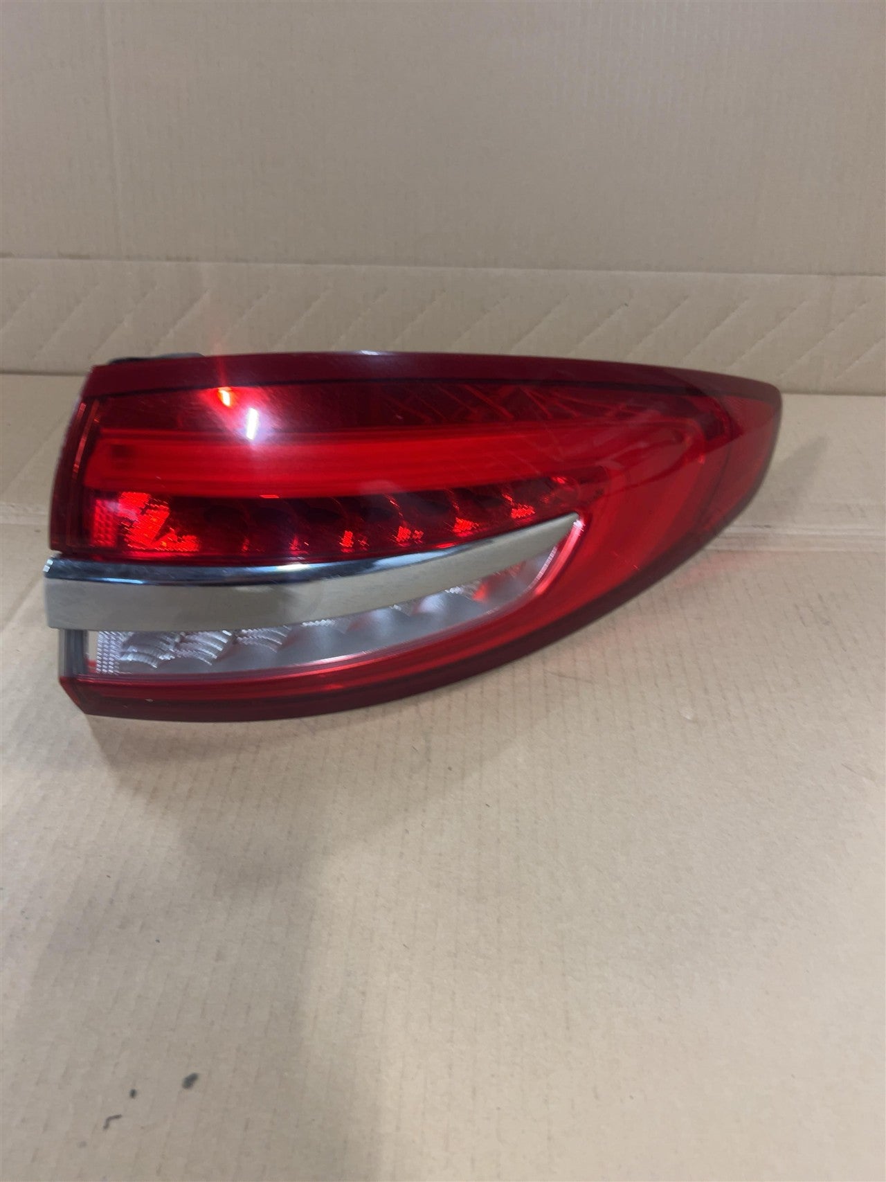 2017 2018 2019 2020 Ford Fusion Passenger Side Right Tail Light Lamp Assembly R